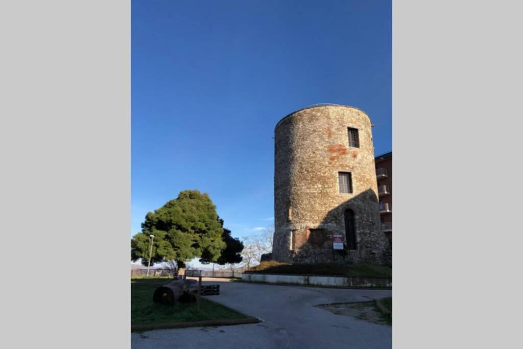 La Casetta Di Rosie, Alla Torre Guevara Potenza Buitenkant foto